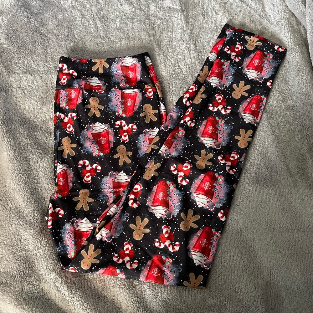 Red cup season leggings